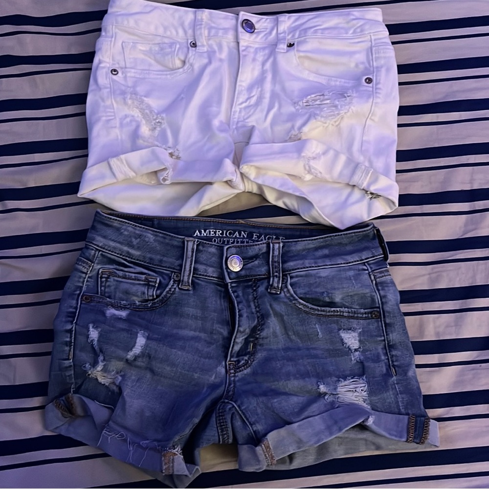 bundle of 2 american eagle shorts